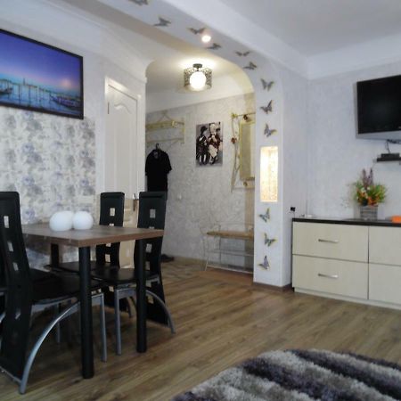 Студия В Центре Скала Khmelʼnytsʼkyy Exterior foto
